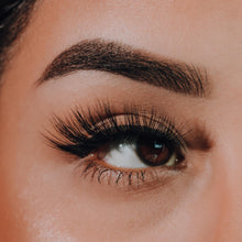 Load image into Gallery viewer, Chacalosa | Tapered Cat-Eye Full Fluffy 18-22mm