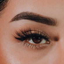 Load image into Gallery viewer, Chacalosa | Tapered Cat-Eye Full Fluffy 18-22mm
